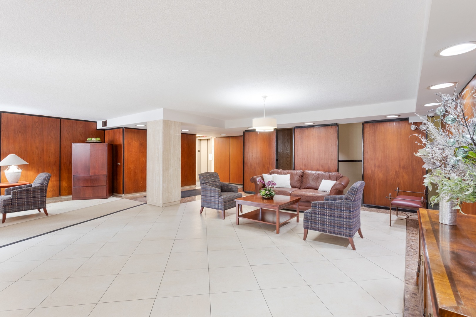 5901 North Sheridan Road Chicago IL 60660