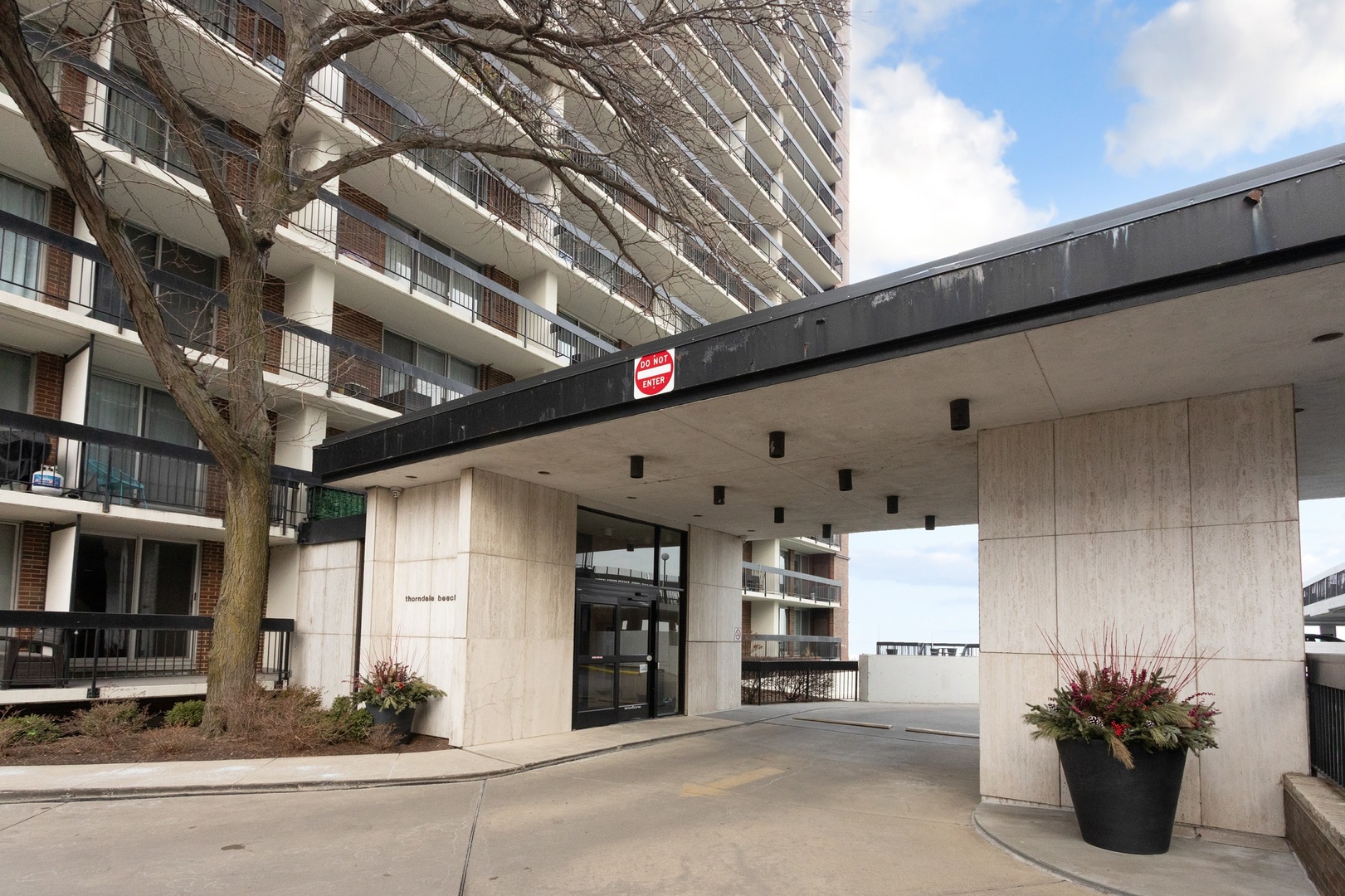 5901 North Sheridan Road Chicago IL 60660