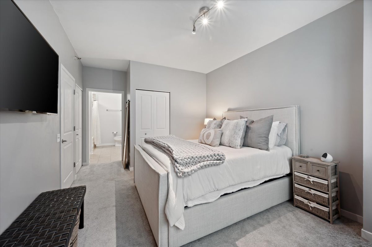 757 North Orleans Street Chicago IL 60654