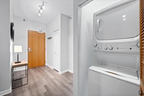 757 North Orleans Street Chicago IL 60654