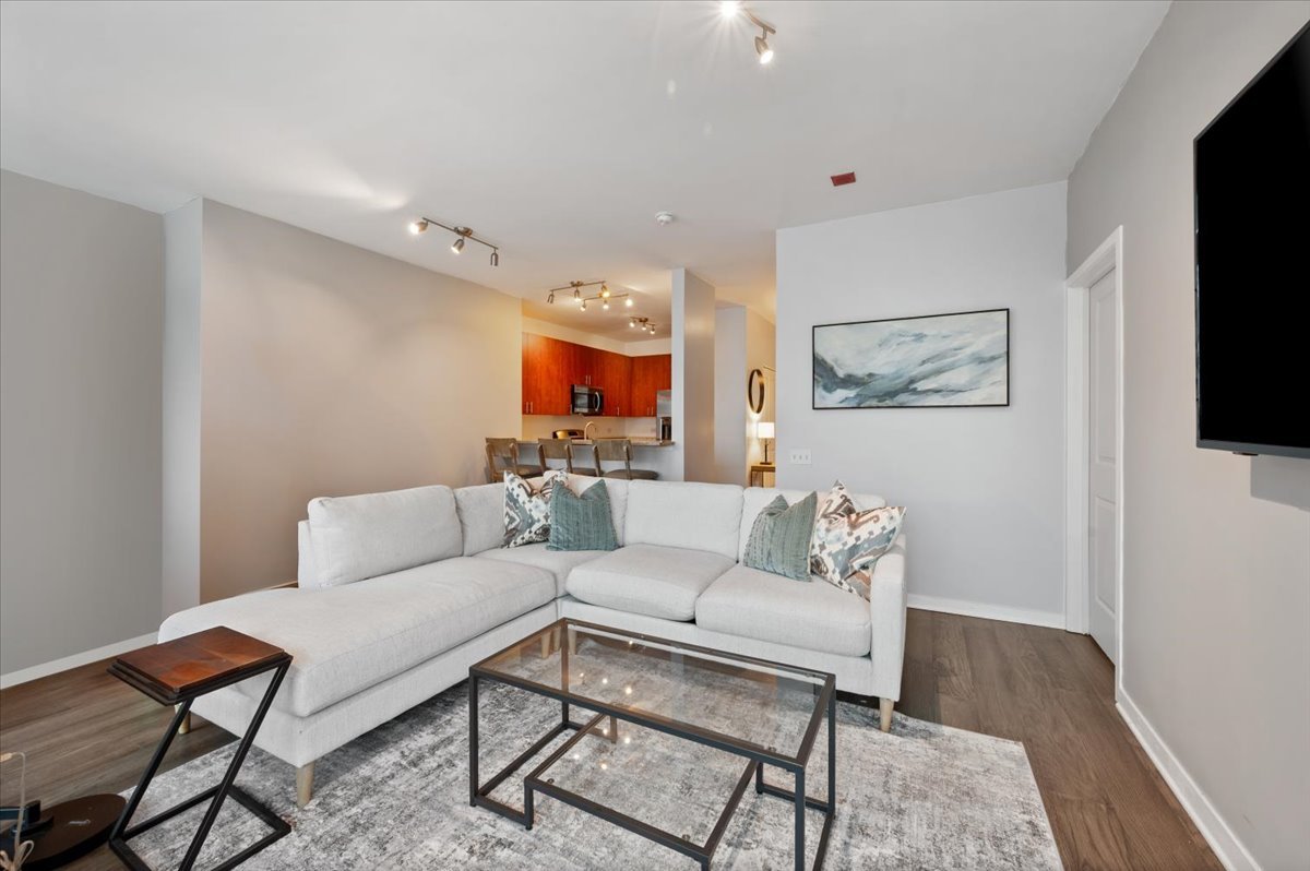 757 North Orleans Street Chicago IL 60654
