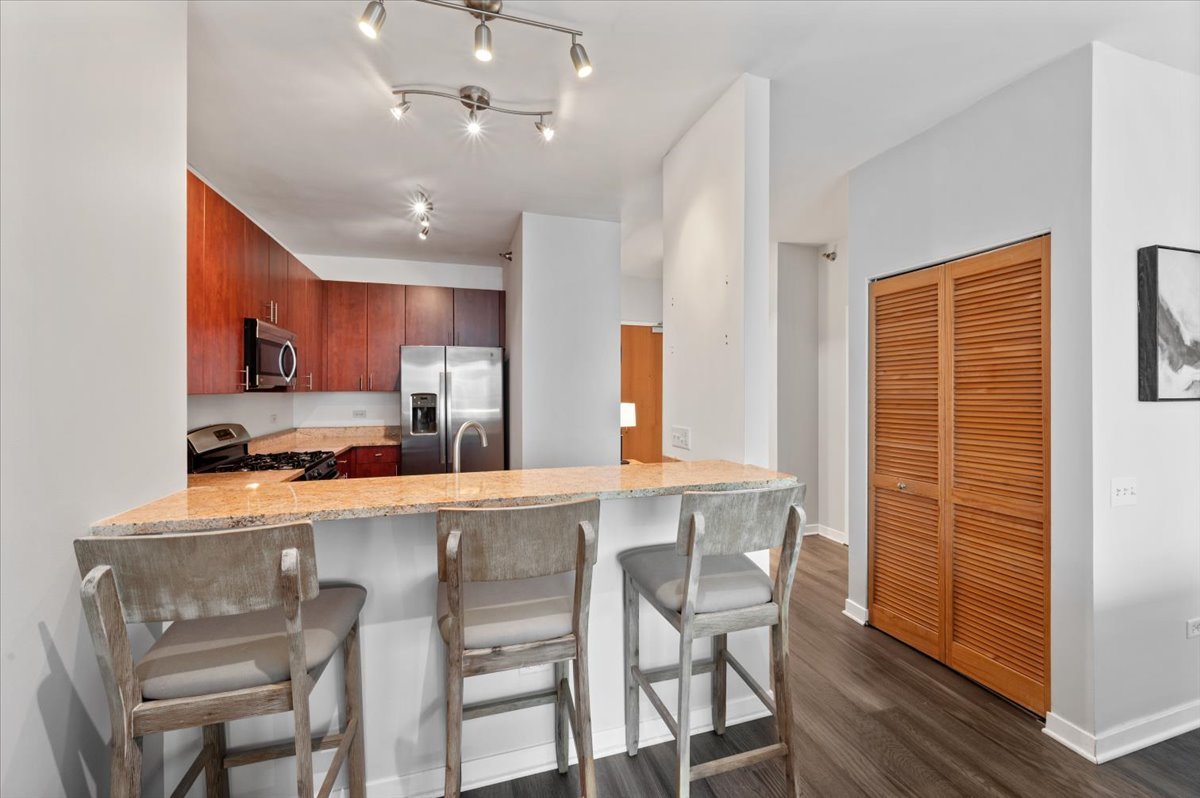 757 North Orleans Street Chicago IL 60654