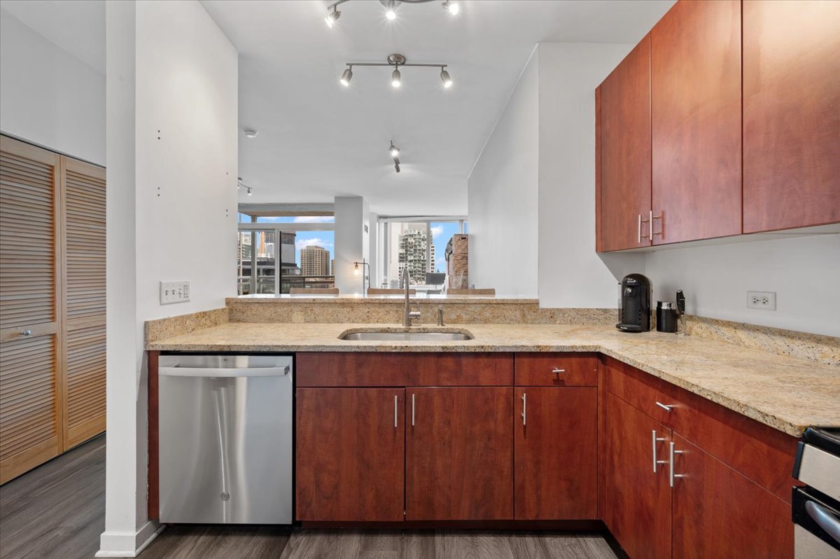 757 North Orleans Street Chicago IL 60654