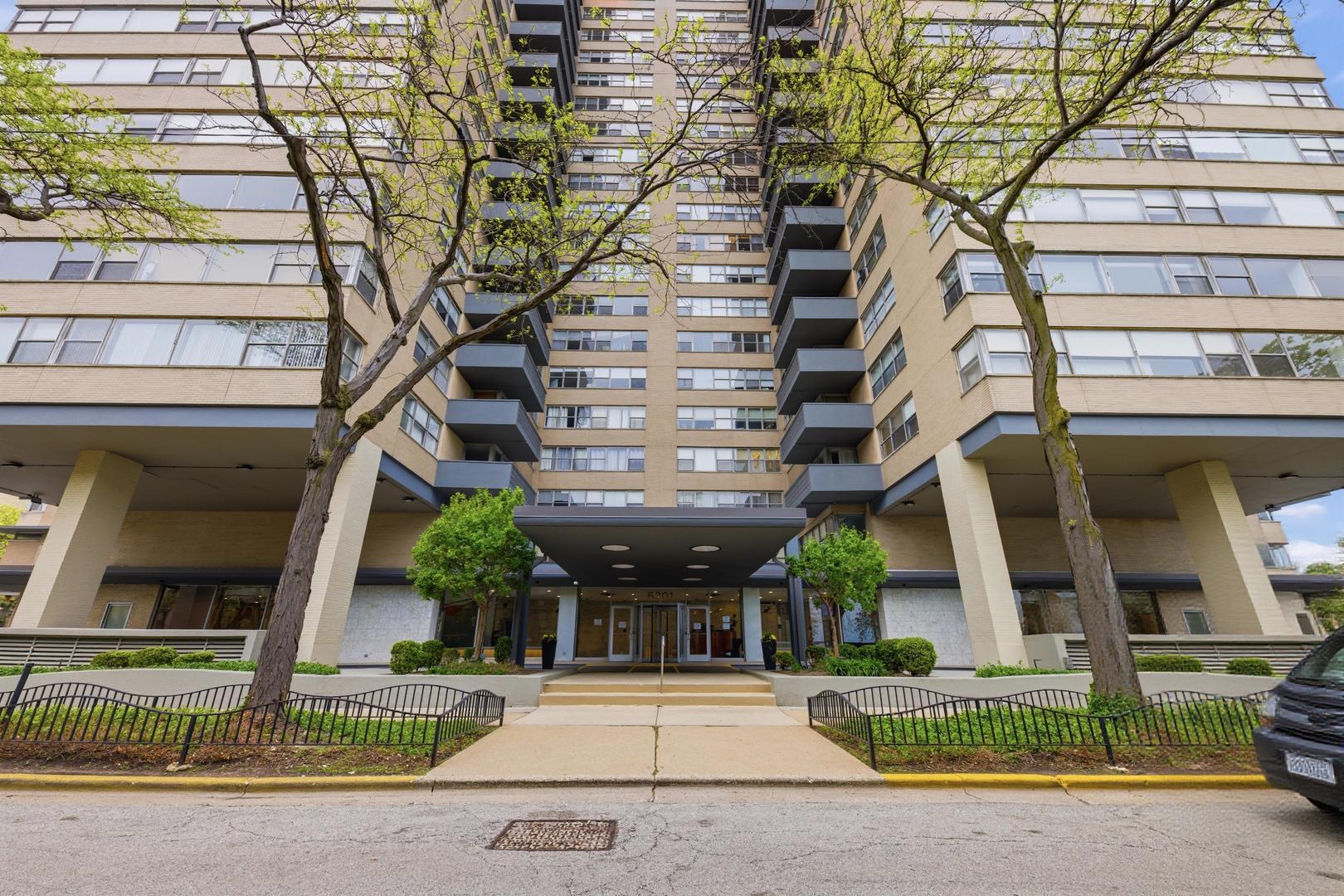 6301 North Sheridan Road Chicago IL 60660