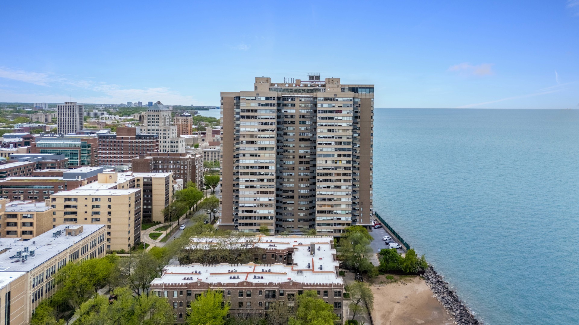 6301 North Sheridan Road Chicago IL 60660