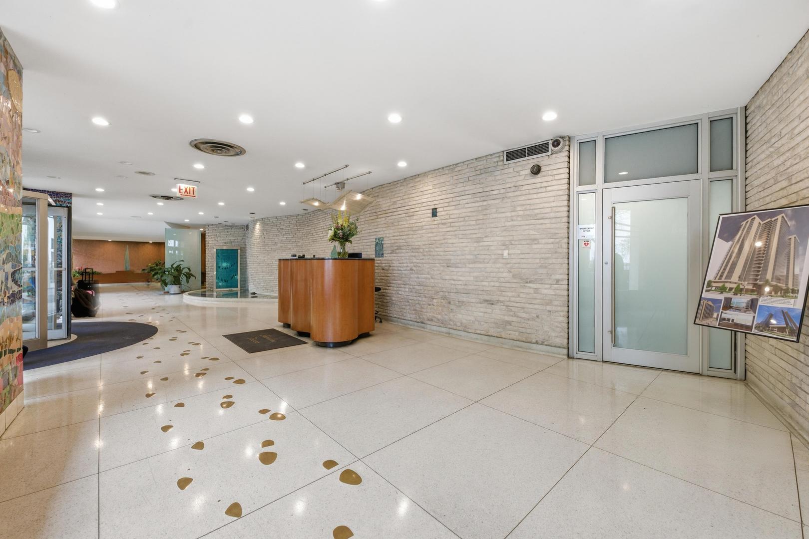 6301 North Sheridan Road Chicago IL 60660