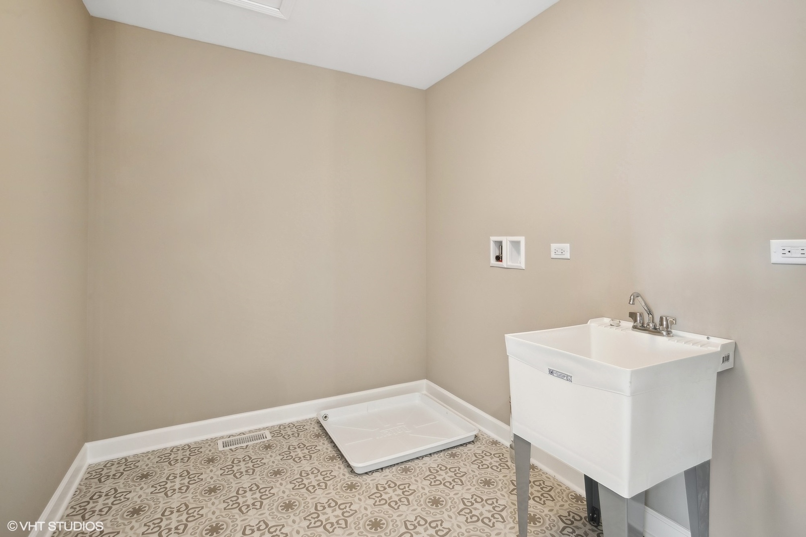 276 Masters Drive Addison IL 60101