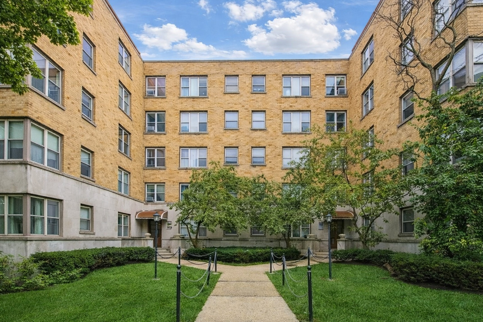 2600 West Balmoral Avenue Chicago IL 60625