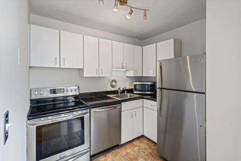 111 West Maple Street Chicago IL 60610