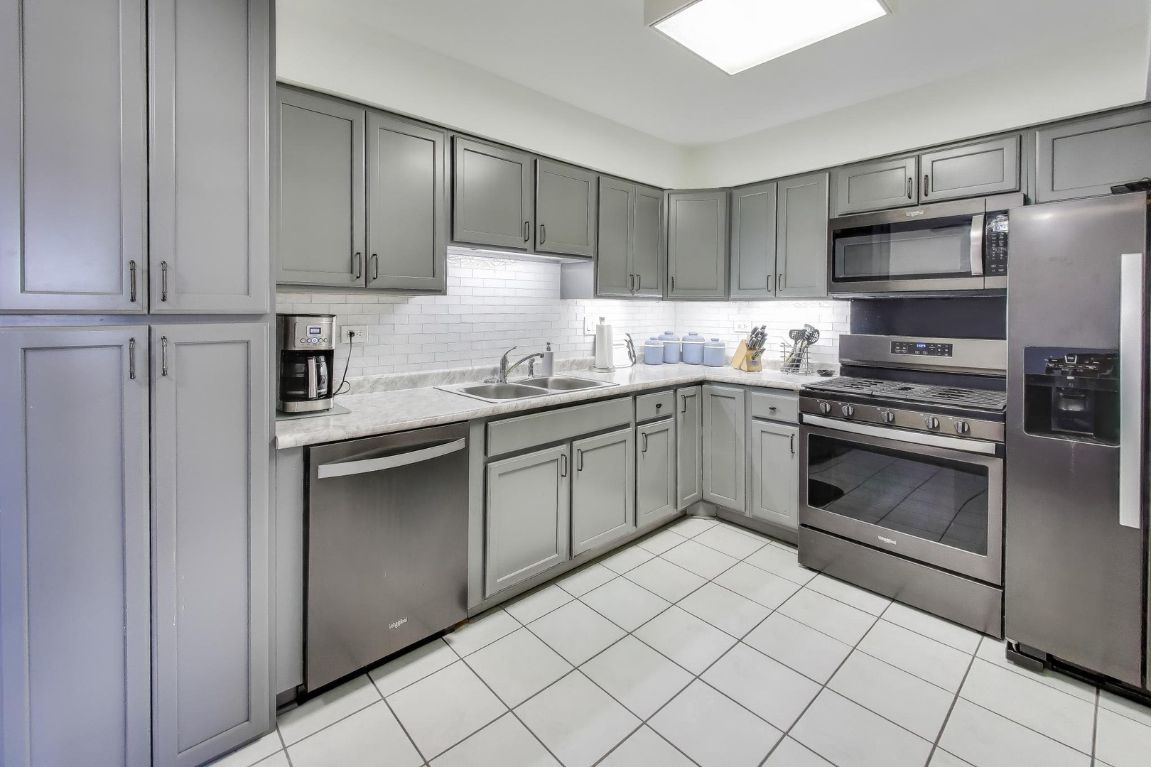717 Killarney Court Schaumburg IL 60193