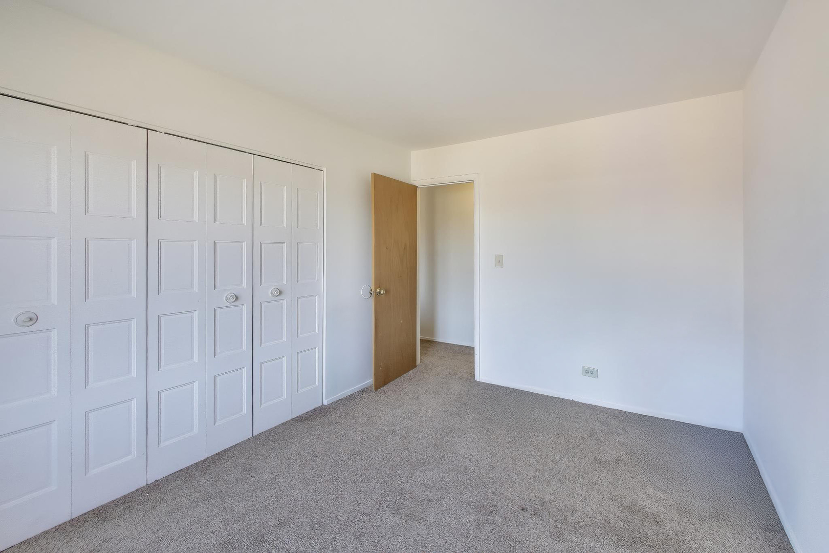 717 Killarney Court Schaumburg IL 60193