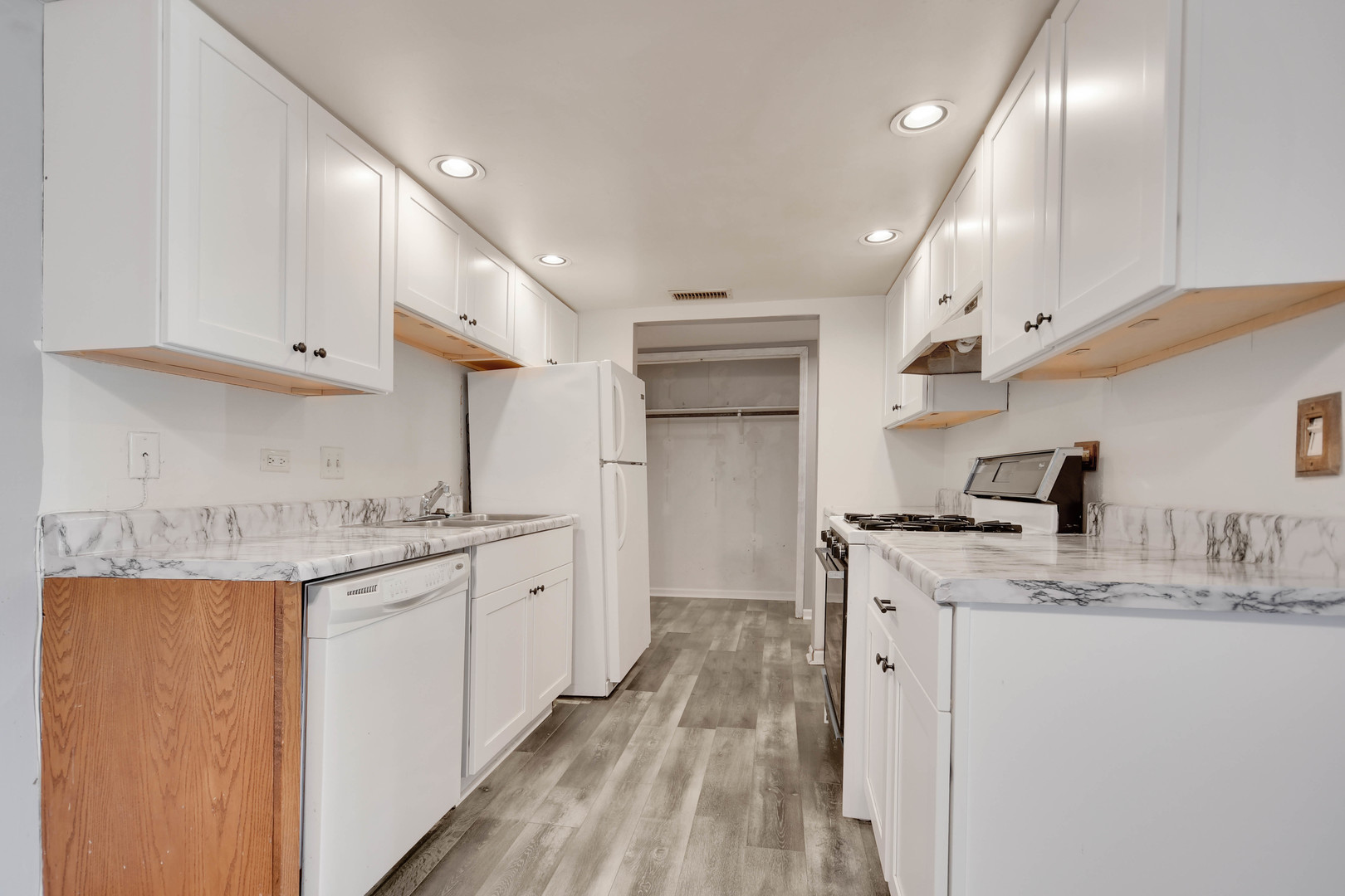3A Kingery Quarter Willowbrook IL 60527