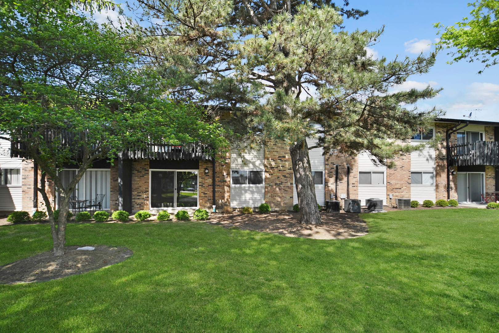 3A Kingery Quarter Willowbrook IL 60527