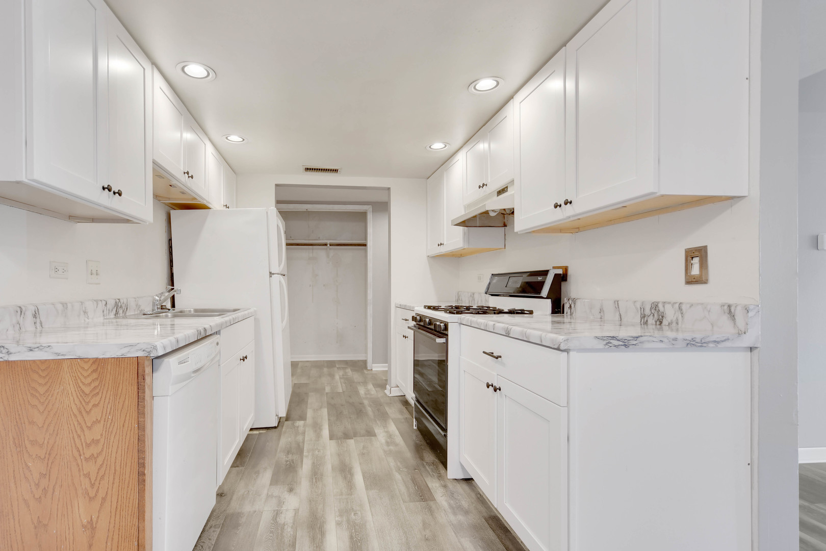 3A Kingery Quarter Willowbrook IL 60527