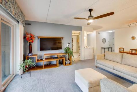 710 Creekside Drive Mount Prospect IL 60056