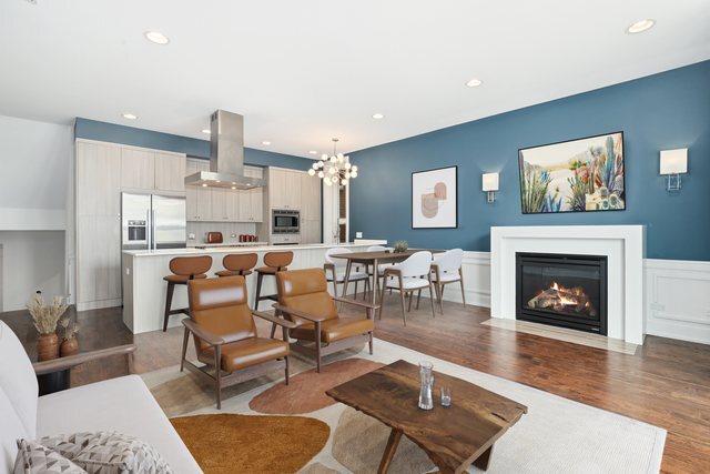 3007 North California Avenue Chicago IL 60618