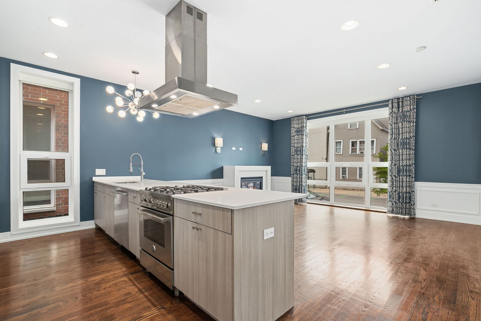 3007 North California Avenue Chicago IL 60618