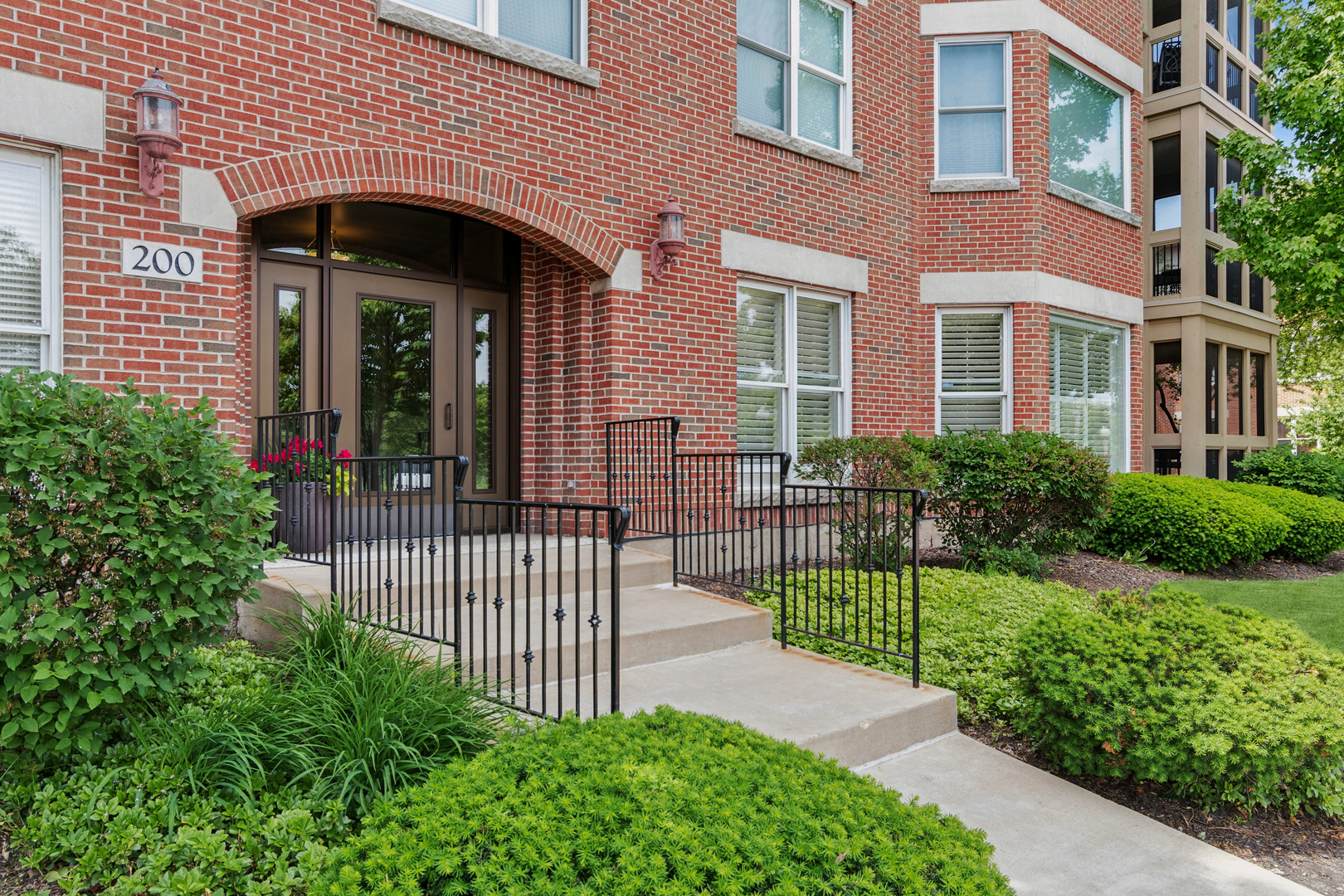200 North River Lane Geneva IL 60134