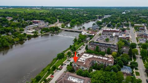 200 North River Lane Geneva IL 60134