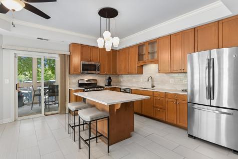 200 North River Lane Geneva IL 60134