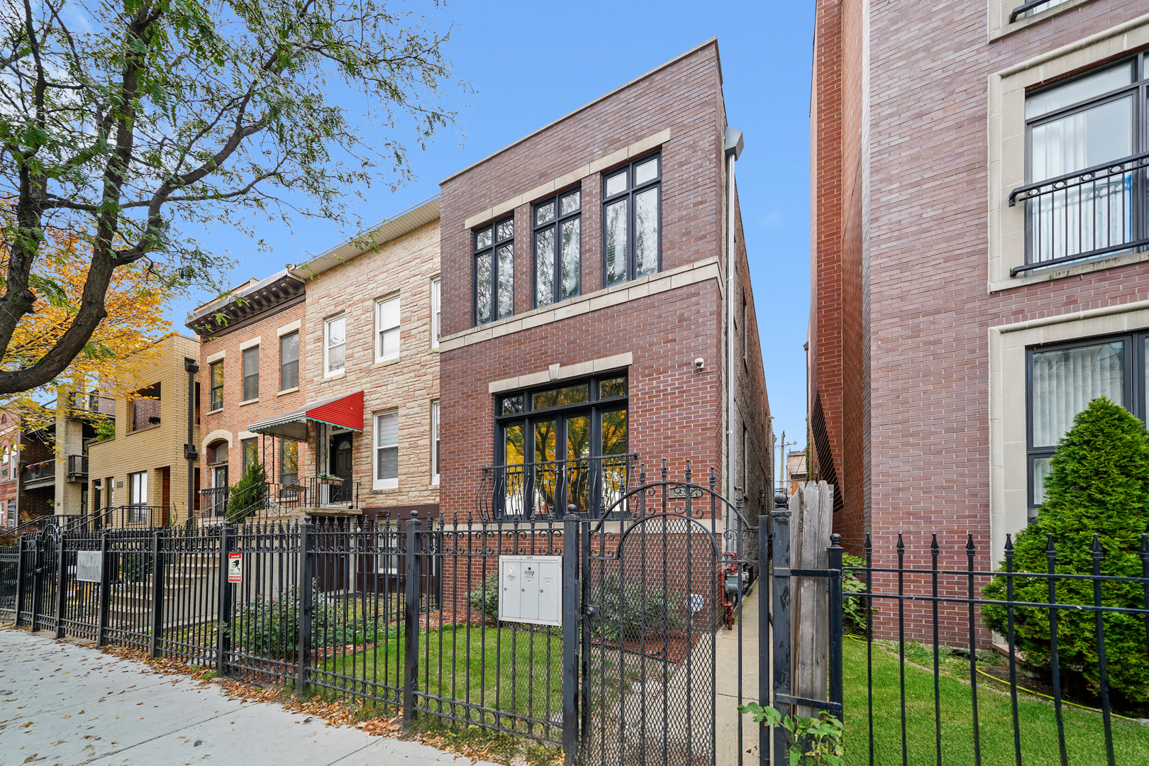 1636 West Warren Boulevard Chicago IL 60612