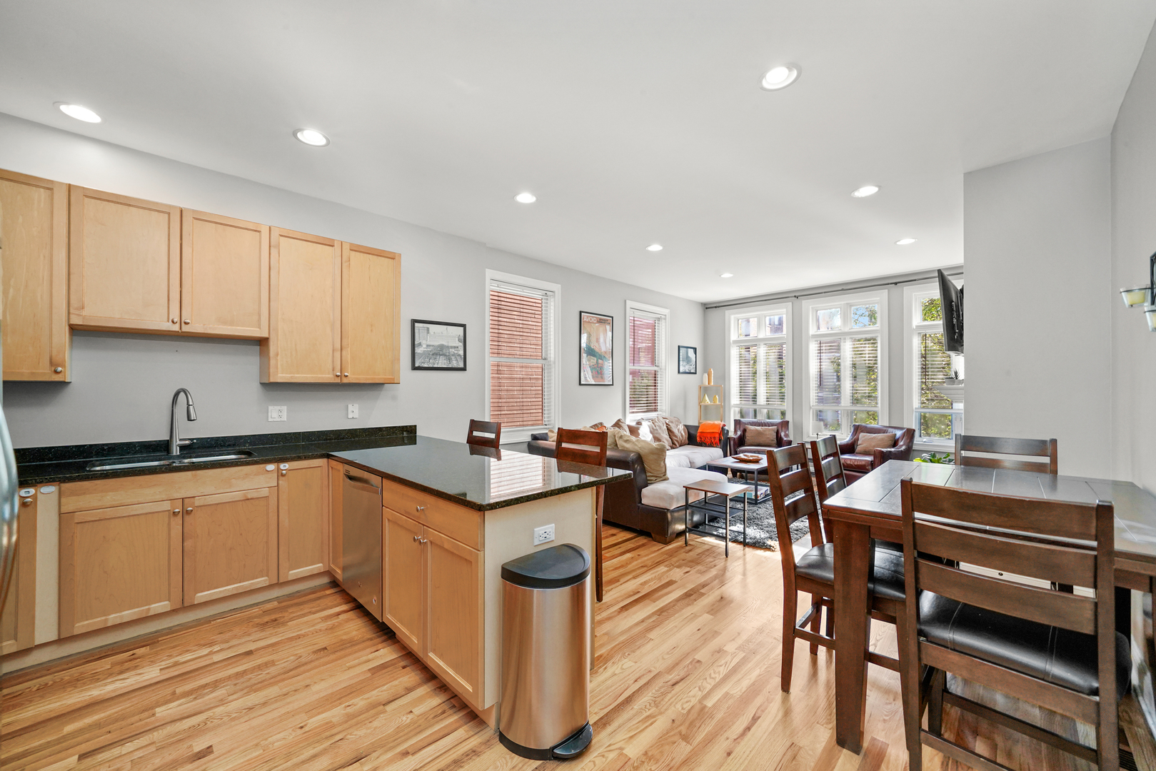 1636 West Warren Boulevard Chicago IL 60612