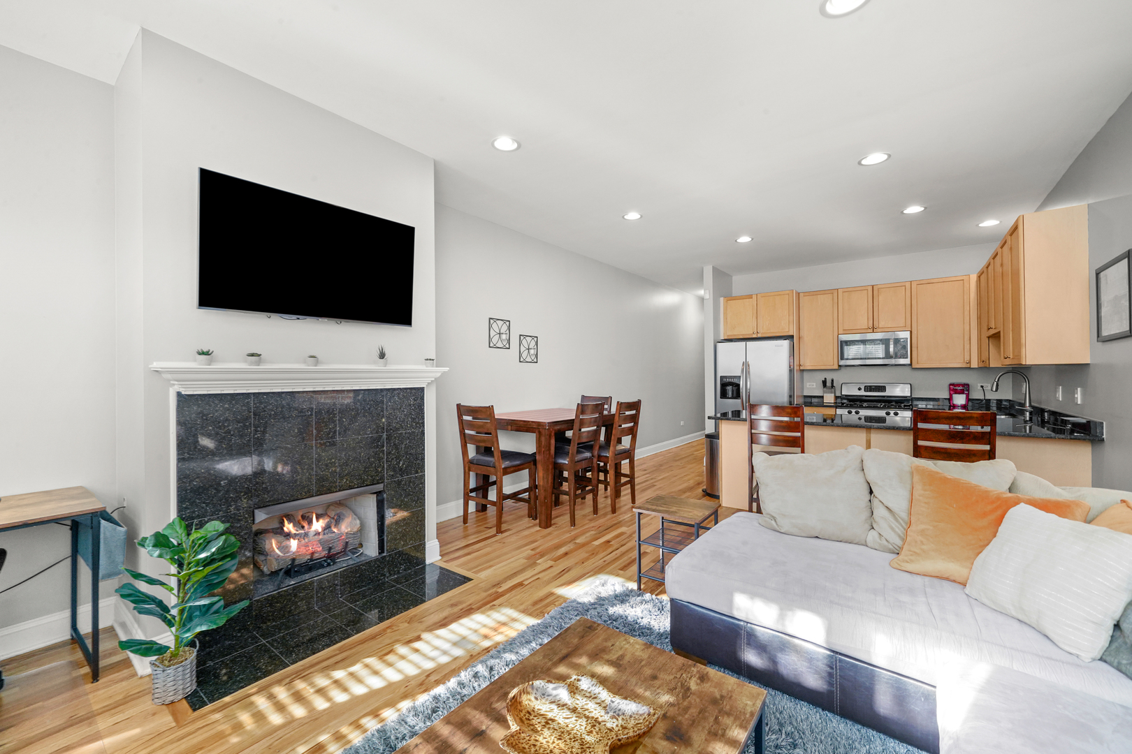 1636 West Warren Boulevard Chicago IL 60612