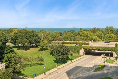 5555 North Sheridan Road Chicago IL 60640