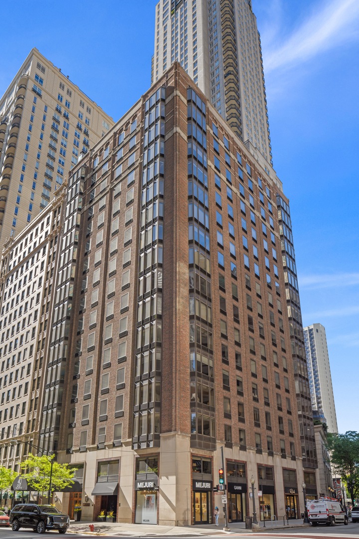 40 East Delaware Place Chicago IL 60611