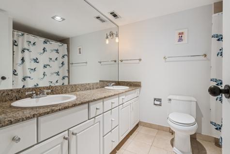40 East Delaware Place Chicago IL 60611
