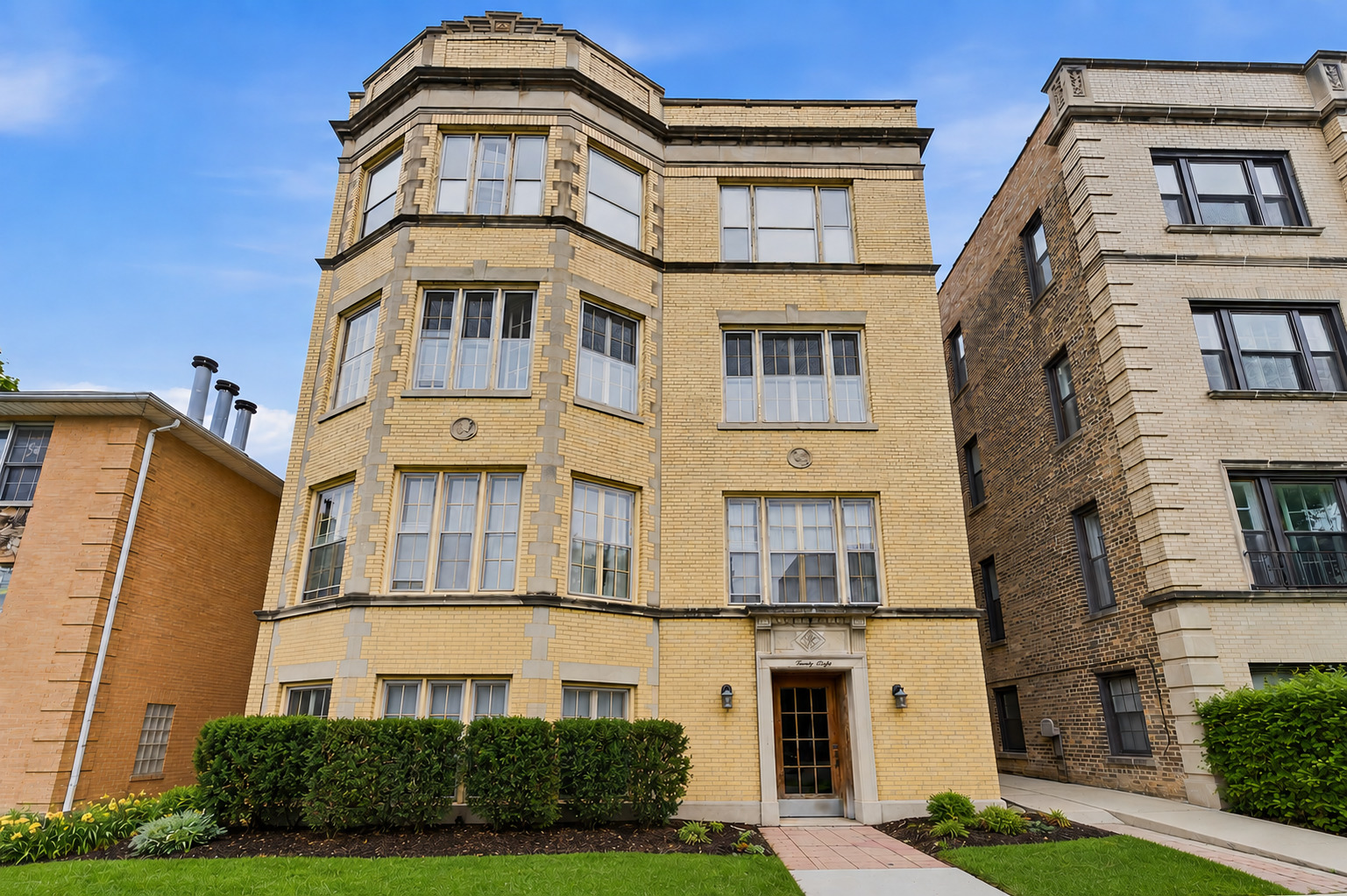 2060 West Farwell Avenue Chicago IL 60645