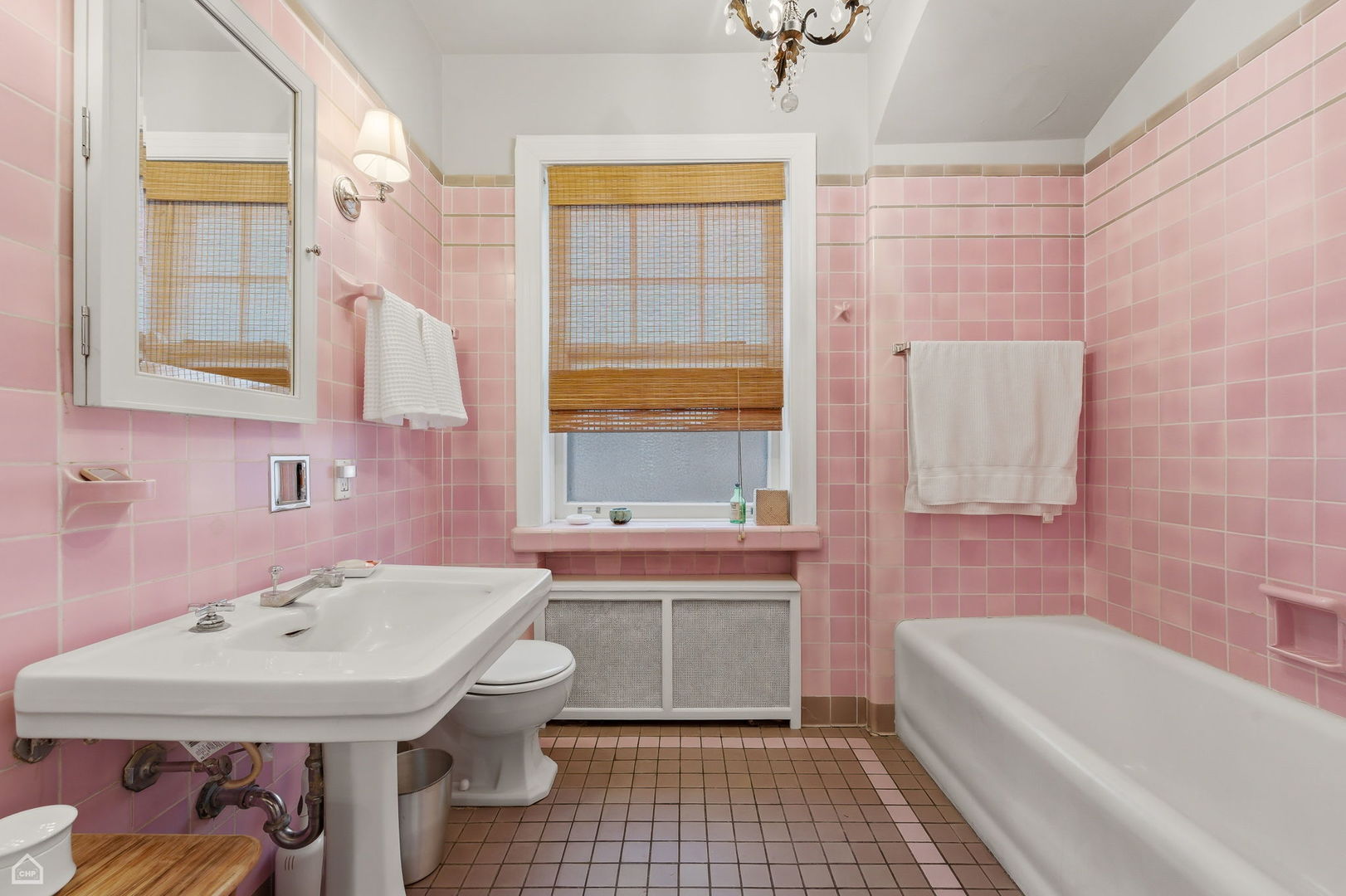 2060 West Farwell Avenue Chicago IL 60645