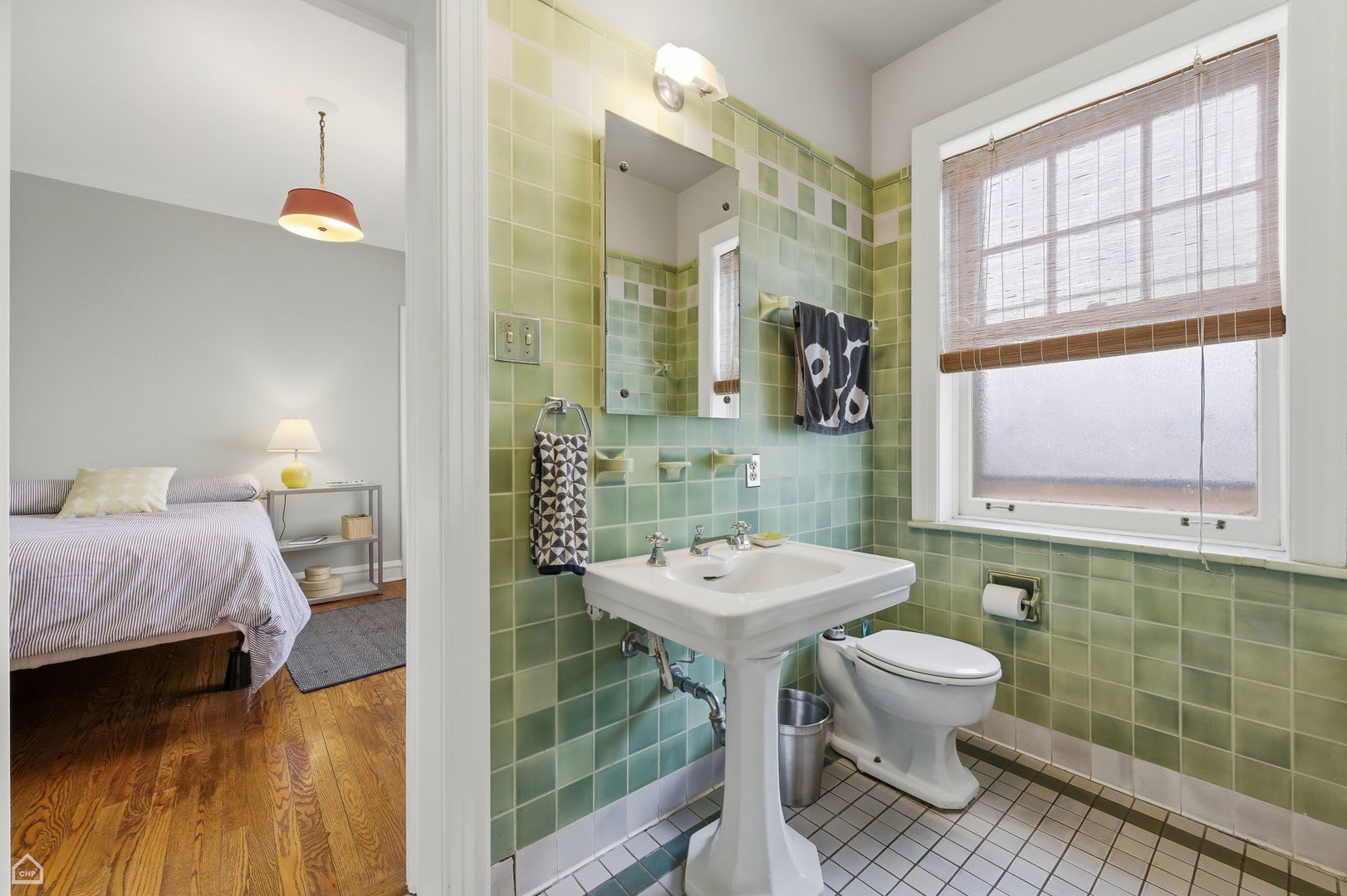 2060 West Farwell Avenue Chicago IL 60645
