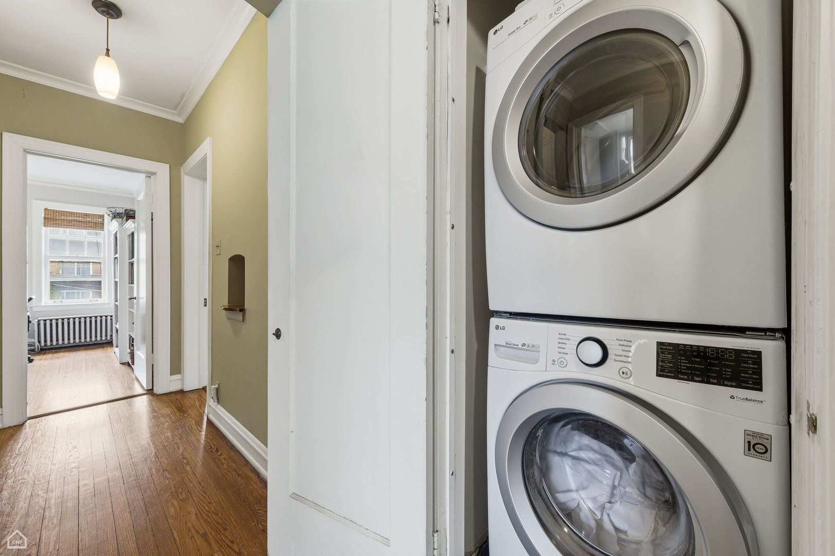 2060 West Farwell Avenue Chicago IL 60645