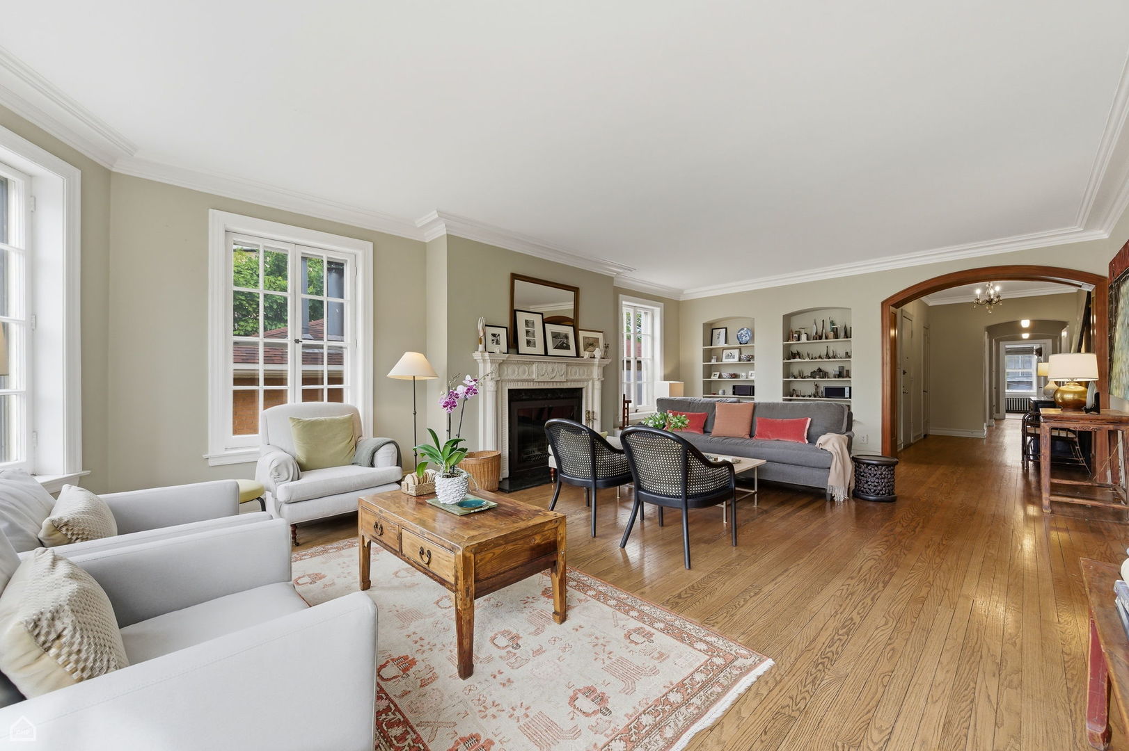 2060 West Farwell Avenue Chicago IL 60645