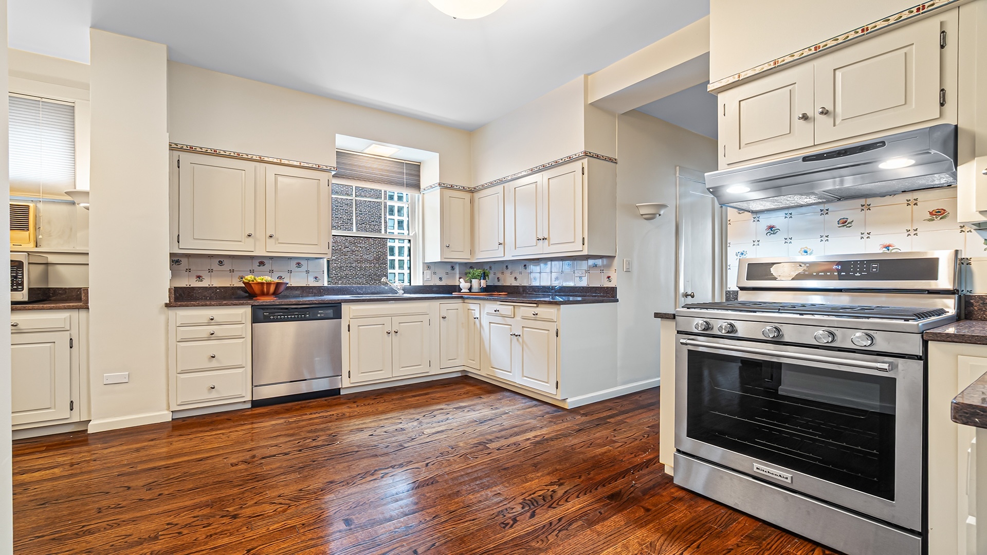 227 East Delaware Place Chicago IL 60611