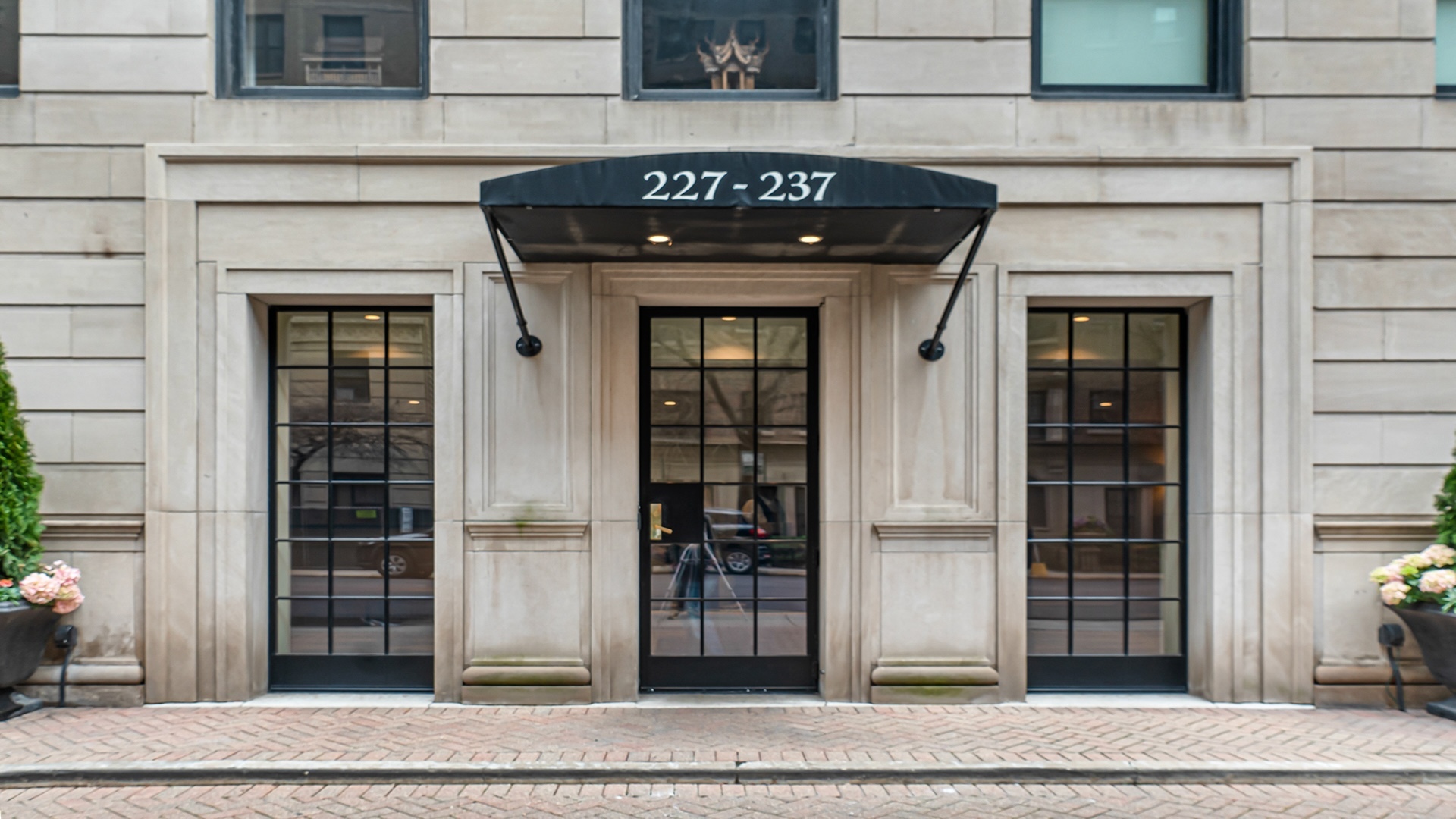 227 East Delaware Place Chicago IL 60611