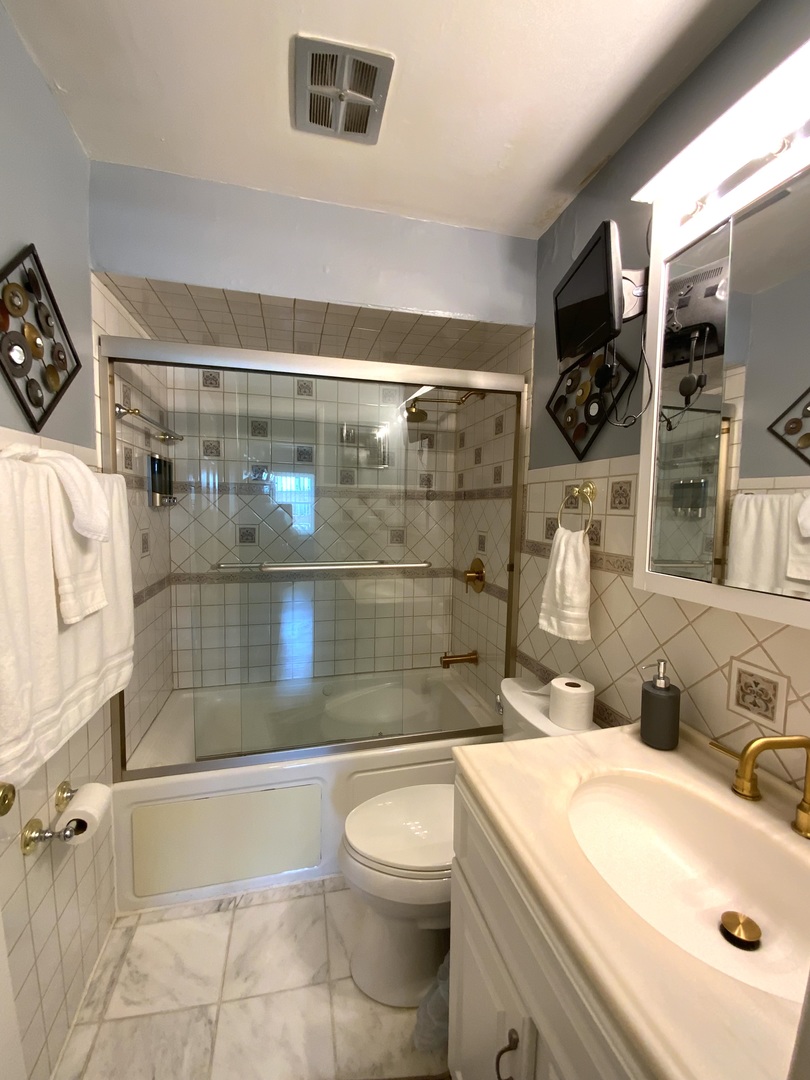 7854 South South Shore Drive Chicago IL 60649