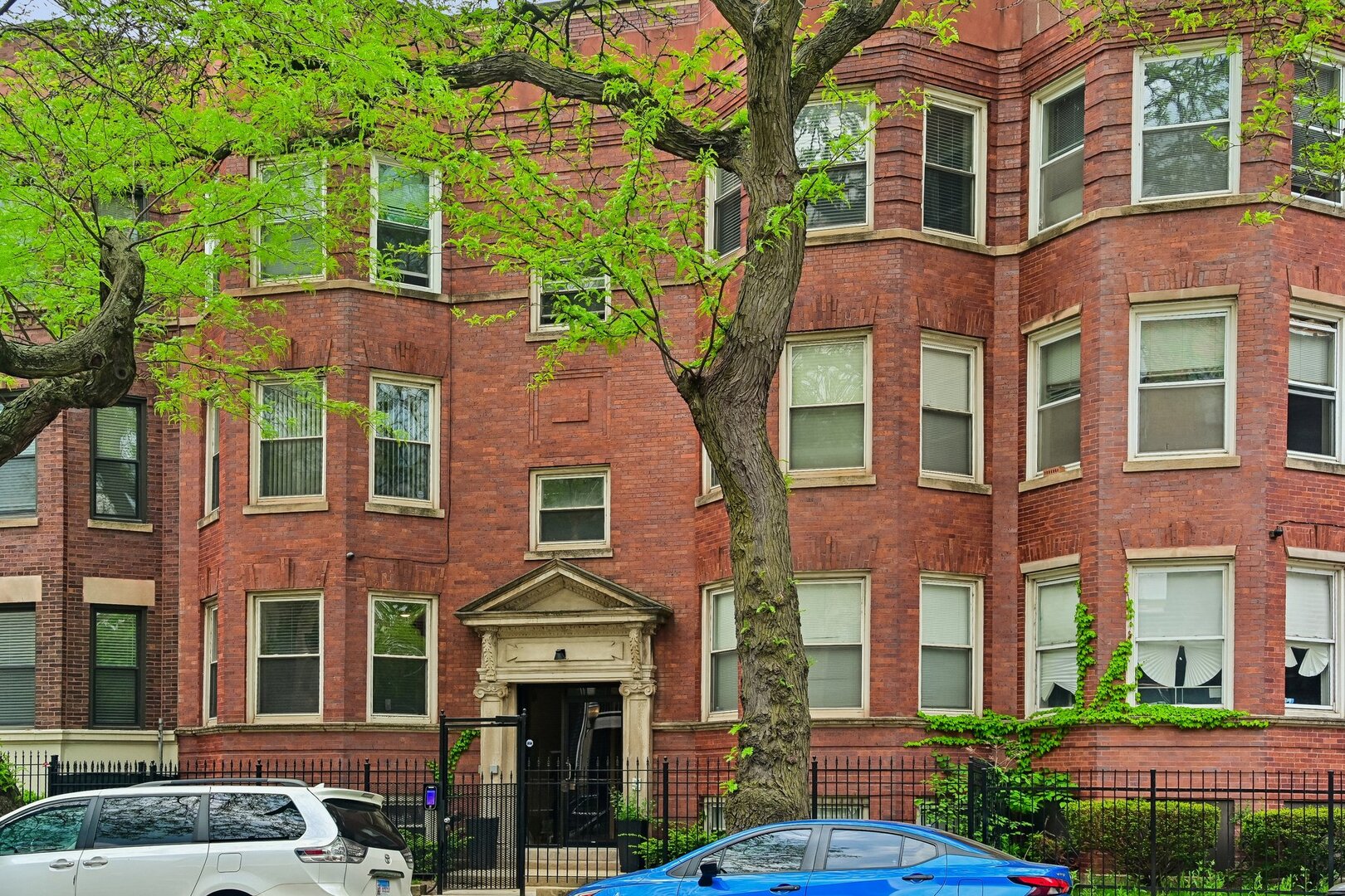 4032 South Calumet Street Chicago IL 60653