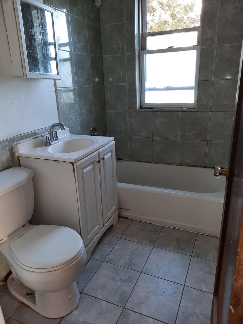 6451 North California Avenue Chicago IL 60645
