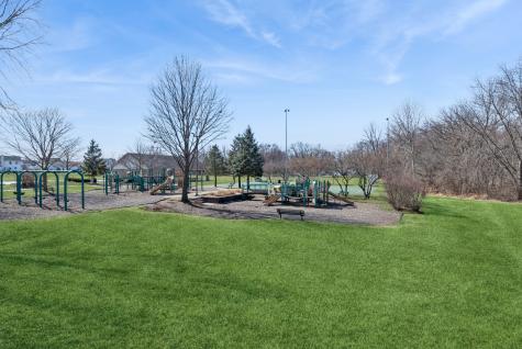 222 Bakers Drive W Lakemoor IL 60051