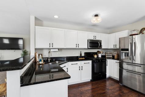 222 Bakers Drive W Lakemoor IL 60051
