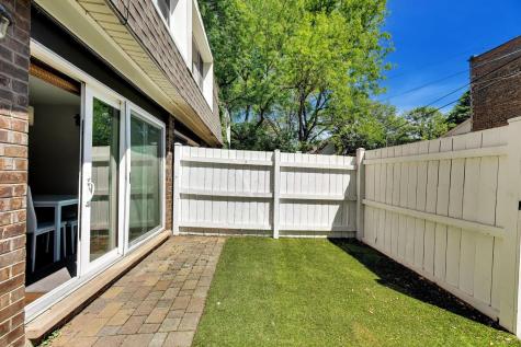 1623 West Belle Plaine Avenue Chicago IL 60613