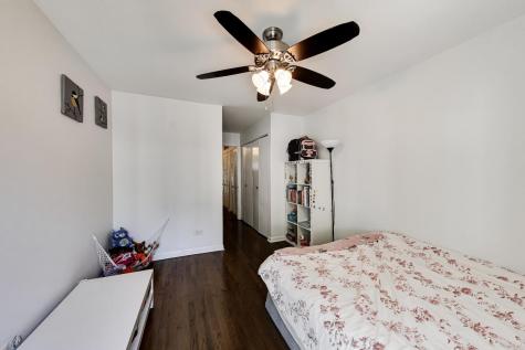 1623 West Belle Plaine Avenue Chicago IL 60613