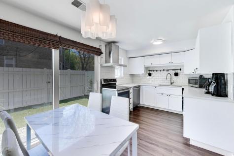 1623 West Belle Plaine Avenue Chicago IL 60613