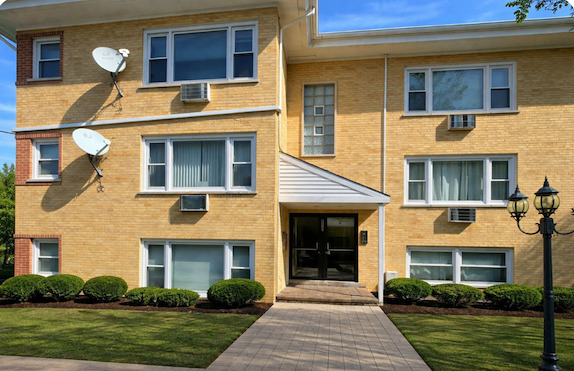 6630 West 95th Street Oak Lawn IL 60453