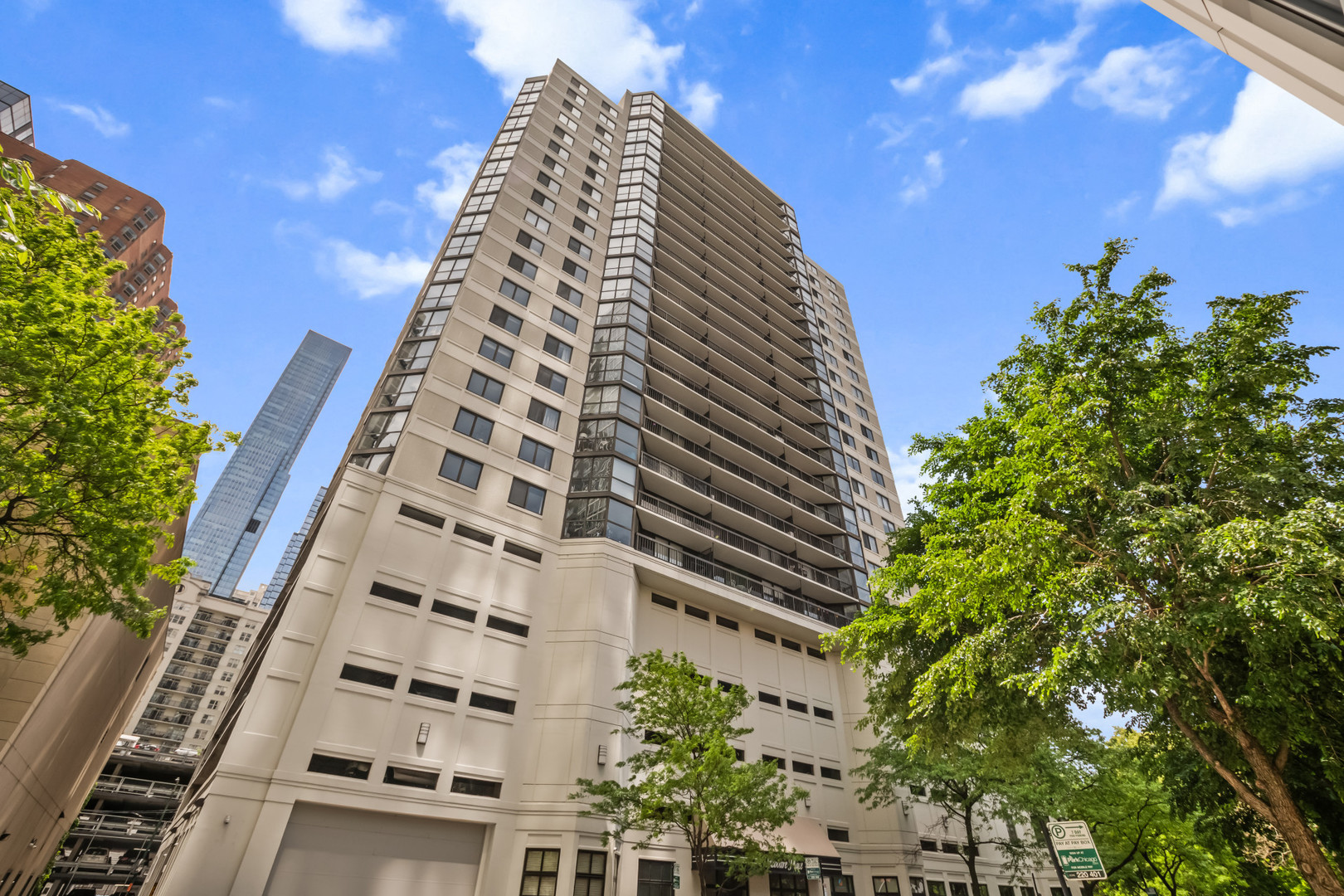 33 West Delaware Place Chicago IL 60610