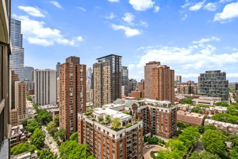 33 West Delaware Place Chicago IL 60610