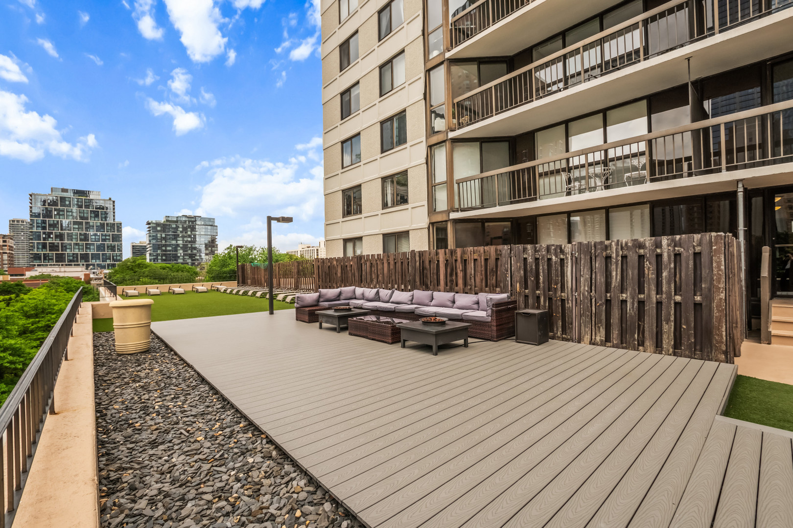 33 West Delaware Place Chicago IL 60610