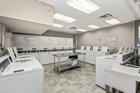 33 West Delaware Place Chicago IL 60610